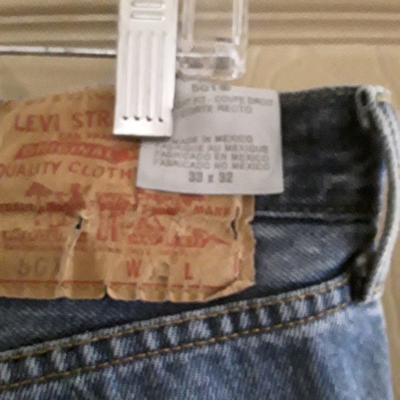 Women's  Distressed Vintage Levi 501 - Picture 3 of 3